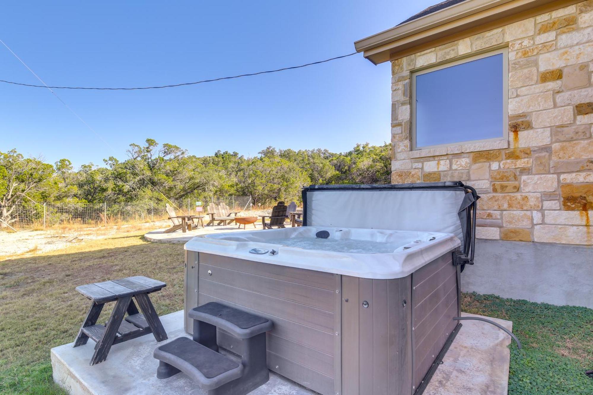 Scenic Views, Hot Tub Texas Hill Country Getaway! Villa Fischer Exterior photo